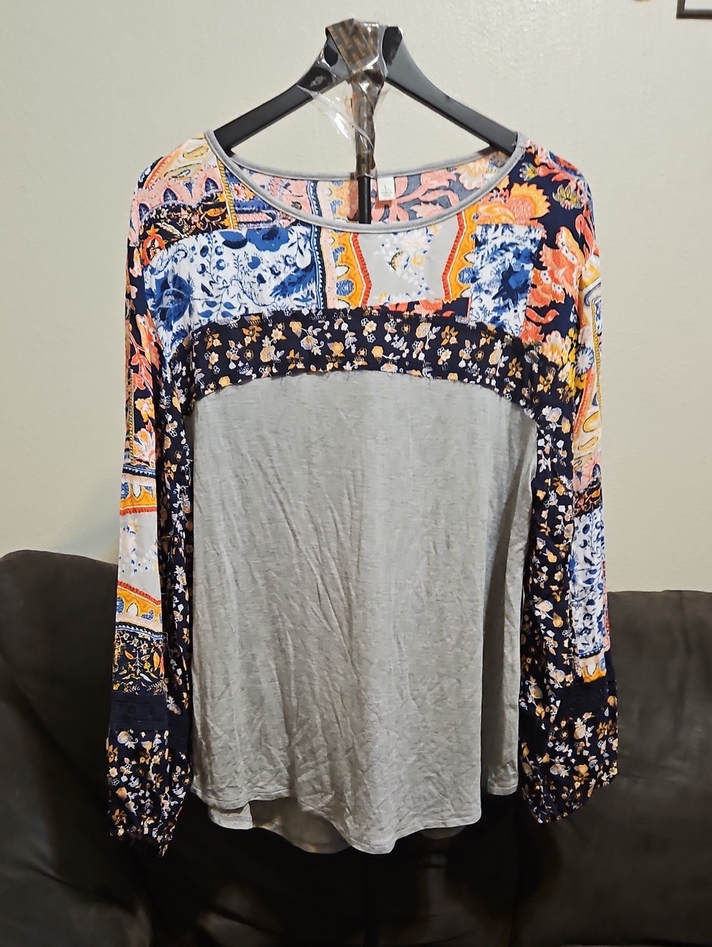 Gray & Multicolor Patchwork Long-Sleeve Tee